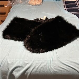 Soft Surroundings Black Faux Fur Wrap is